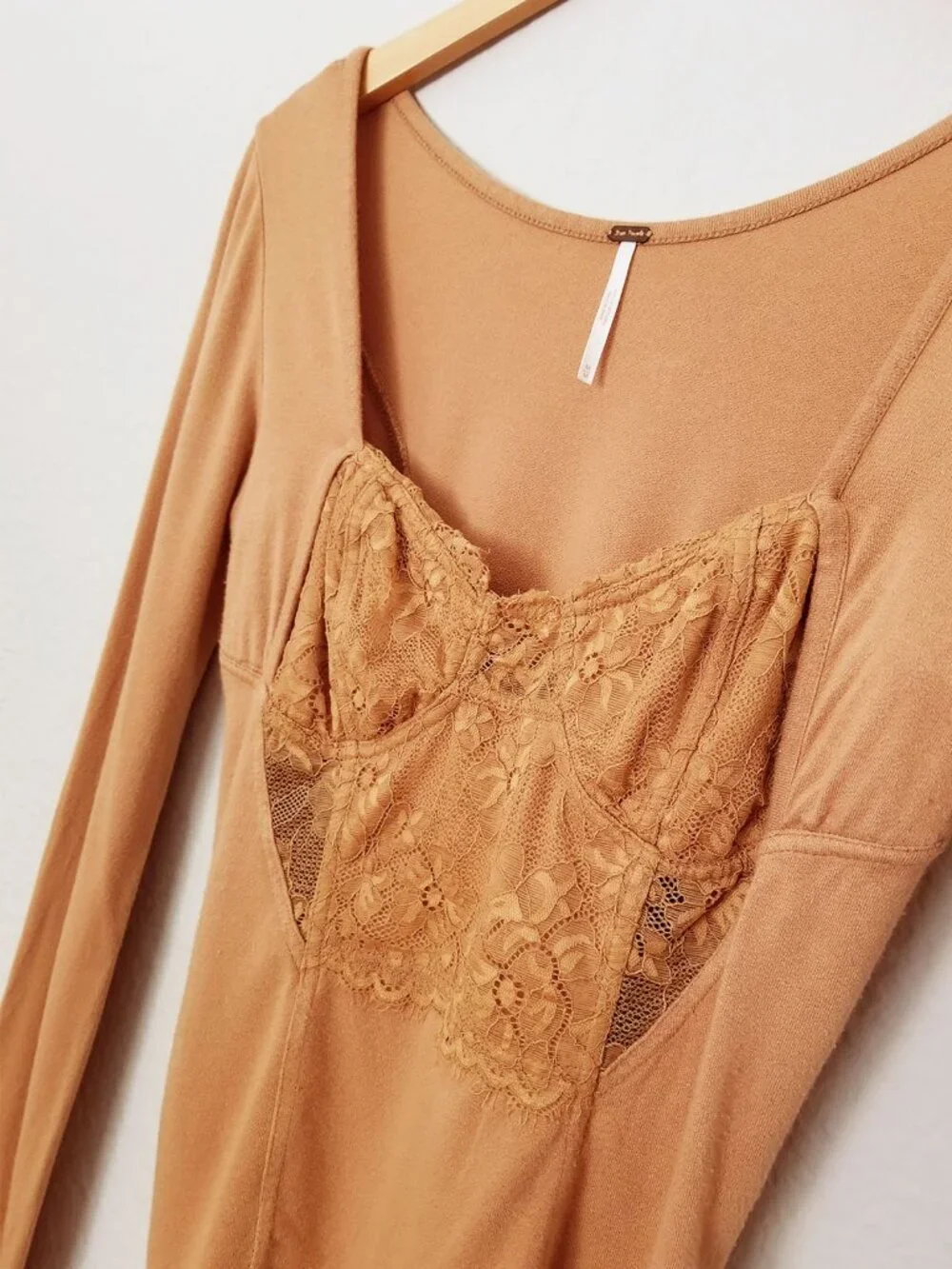 Free People Lace Coset Inset Sweetheart Long Sleeves Top M Camel Stretch Knit